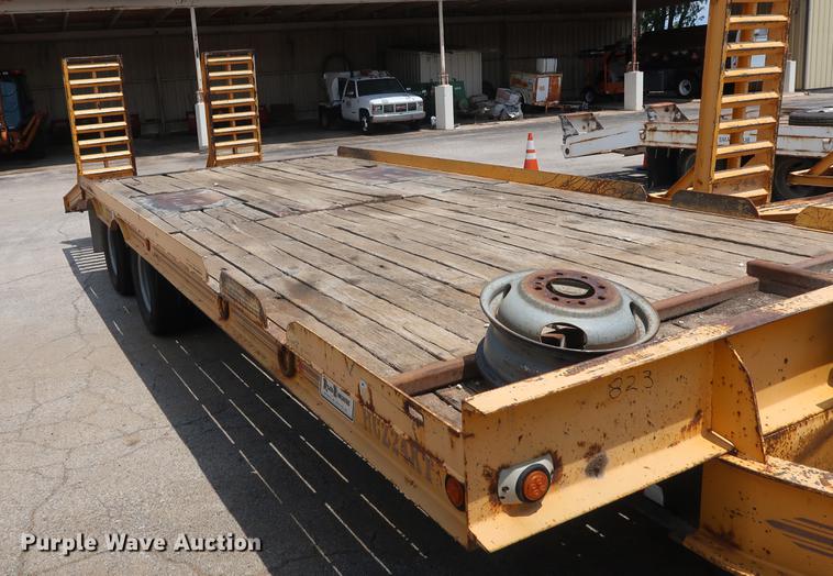 image for item DF2277 2006 CZ Engineering HCZ24KT equipment trailer