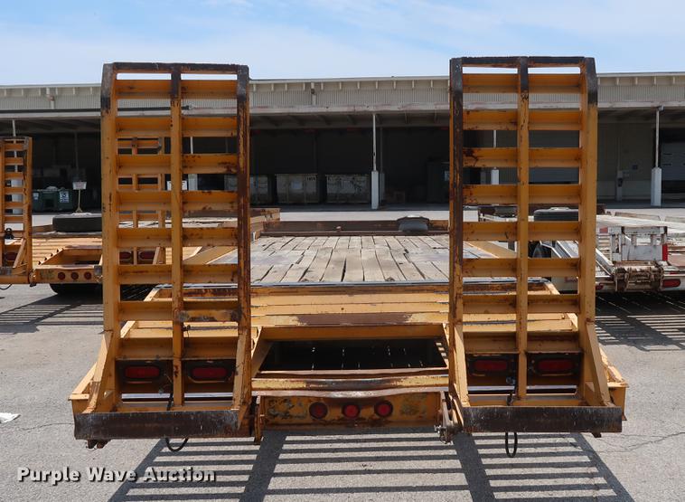 image for item DF2277 2006 CZ Engineering HCZ24KT equipment trailer