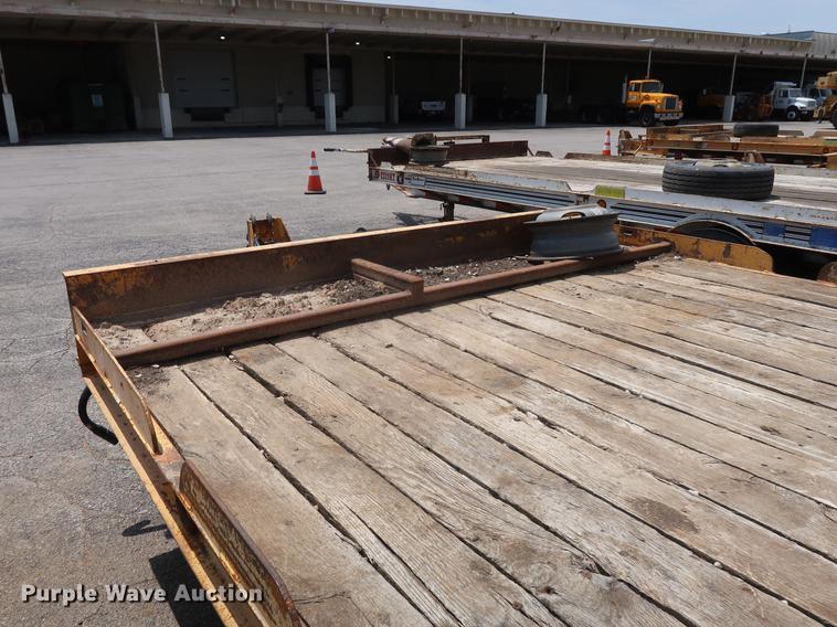 image for item DF2277 2006 CZ Engineering HCZ24KT equipment trailer