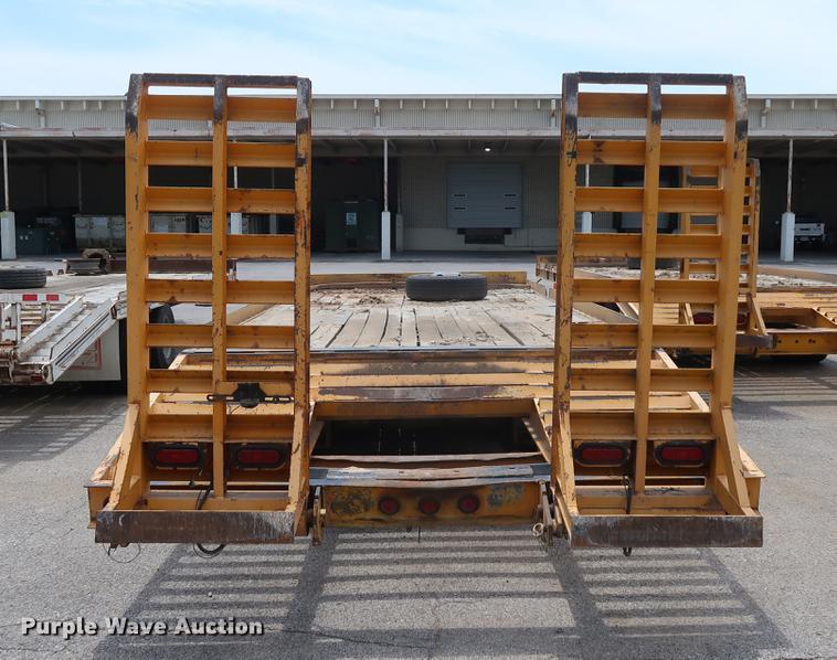 image for item DF2279 2006 CZ Engineering HCZ24KT equipment trailer