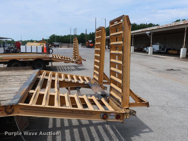 image for item DF2279 2006 CZ Engineering HCZ24KT equipment trailer