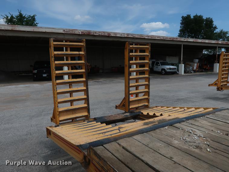 image for item DF2279 2006 CZ Engineering HCZ24KT equipment trailer