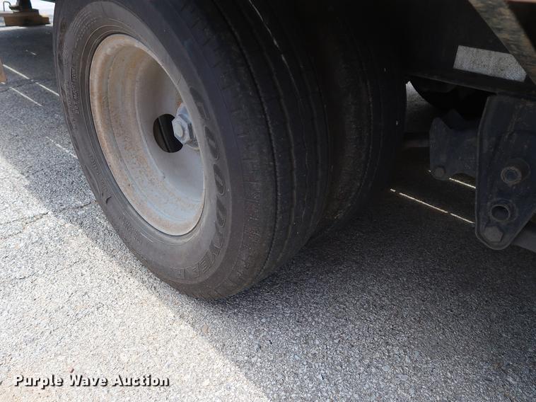 image for item DF2279 2006 CZ Engineering HCZ24KT equipment trailer