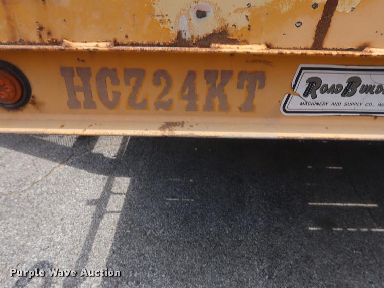 image for item DF2279 2006 CZ Engineering HCZ24KT equipment trailer