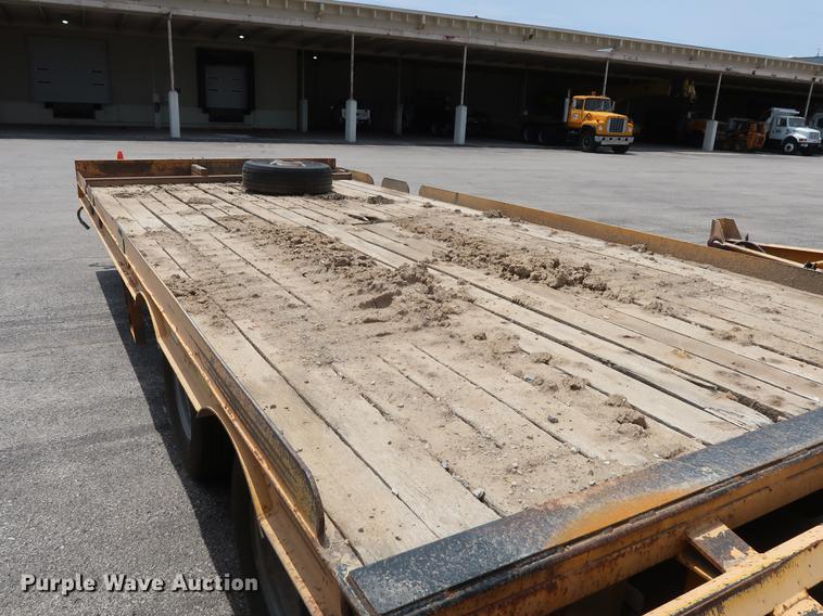 image for item DF2280 2006 CZ Engineering HCZ24KT equipment trailer