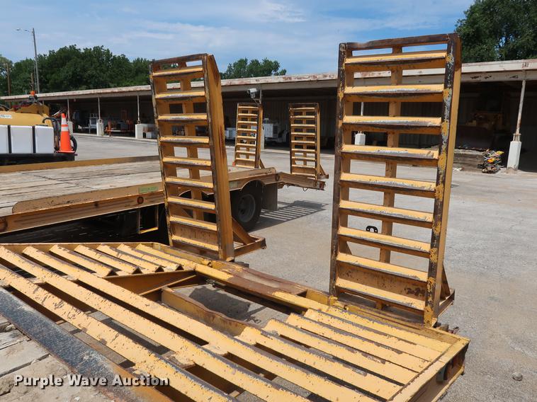 image for item DF2280 2006 CZ Engineering HCZ24KT equipment trailer