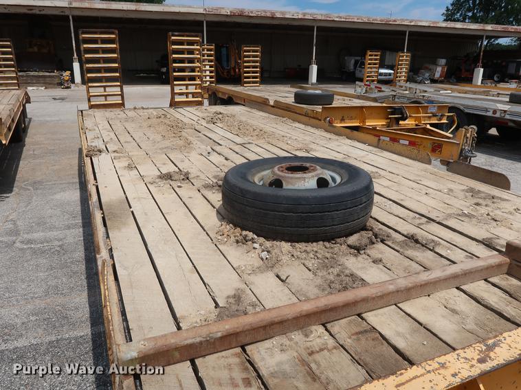 image for item DF2280 2006 CZ Engineering HCZ24KT equipment trailer