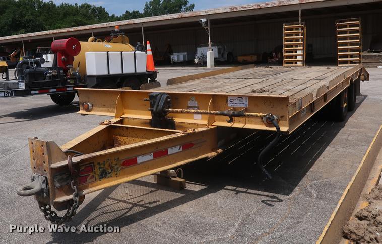 image for item DF2281 2006 CZ Engineering HCZ24KT equipment trailer