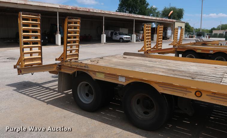 image for item DF2281 2006 CZ Engineering HCZ24KT equipment trailer