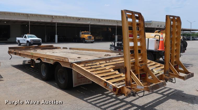 image for item DF2281 2006 CZ Engineering HCZ24KT equipment trailer