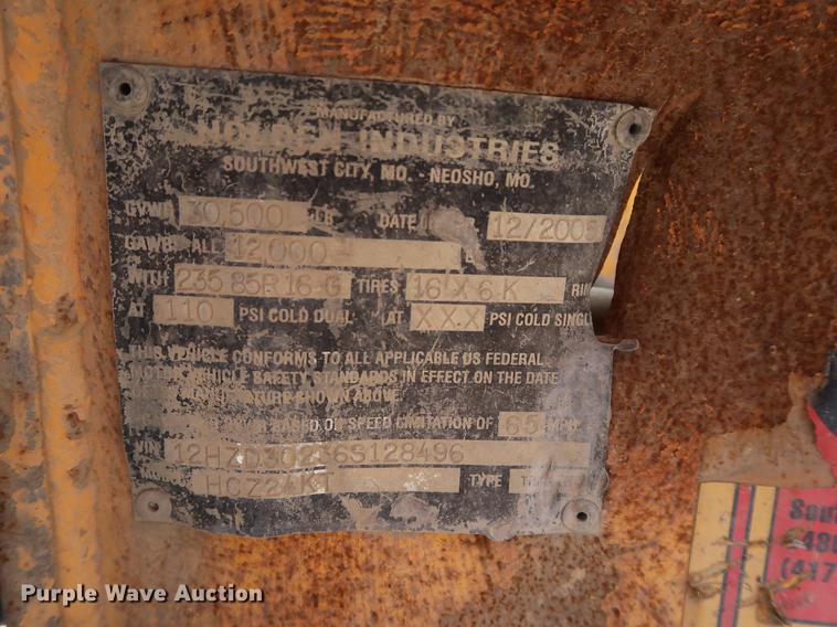 image for item DF2281 2006 CZ Engineering HCZ24KT equipment trailer