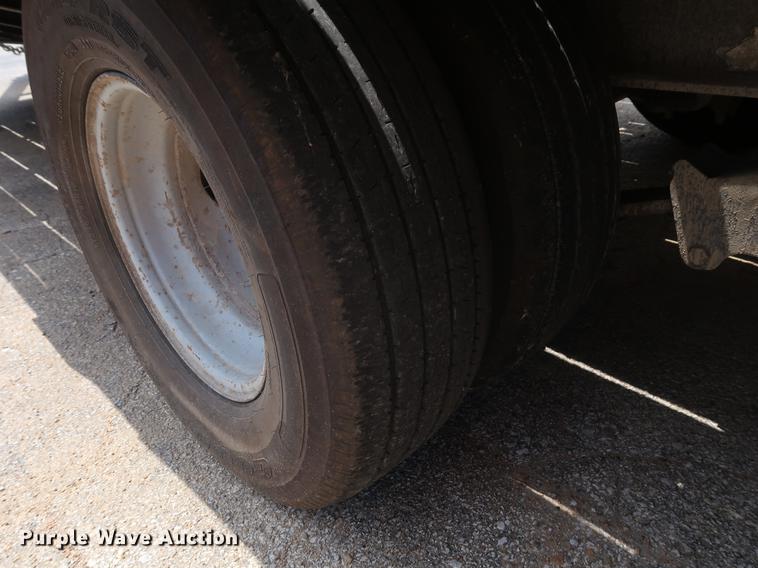 image for item DF2281 2006 CZ Engineering HCZ24KT equipment trailer