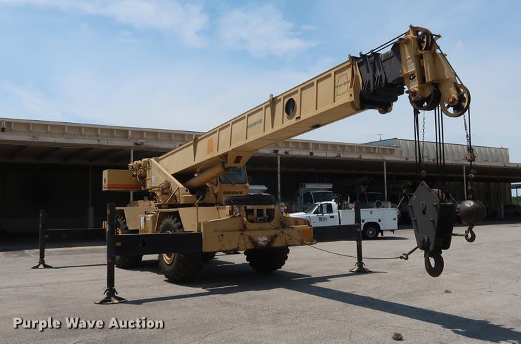 image for item DF2282 1989 Grove RT740B crane