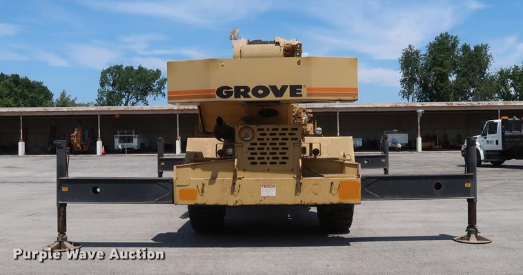 image for item DF2282 1989 Grove RT740B crane
