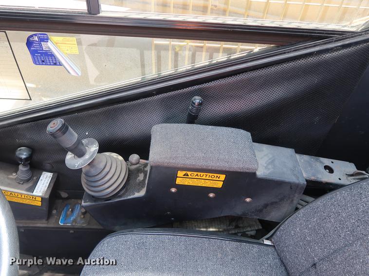 image for item DF2282 1989 Grove RT740B crane