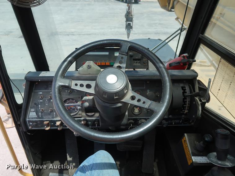 image for item DF2282 1989 Grove RT740B crane