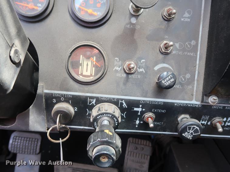 image for item DF2282 1989 Grove RT740B crane