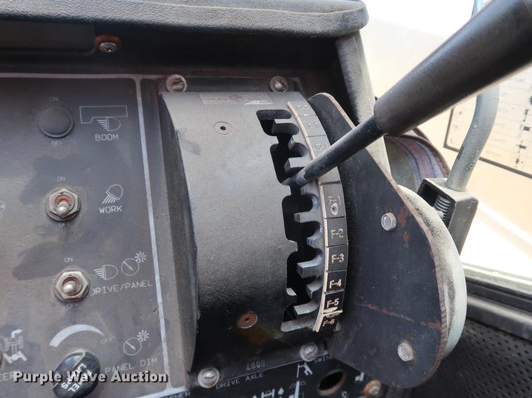 image for item DF2282 1989 Grove RT740B crane