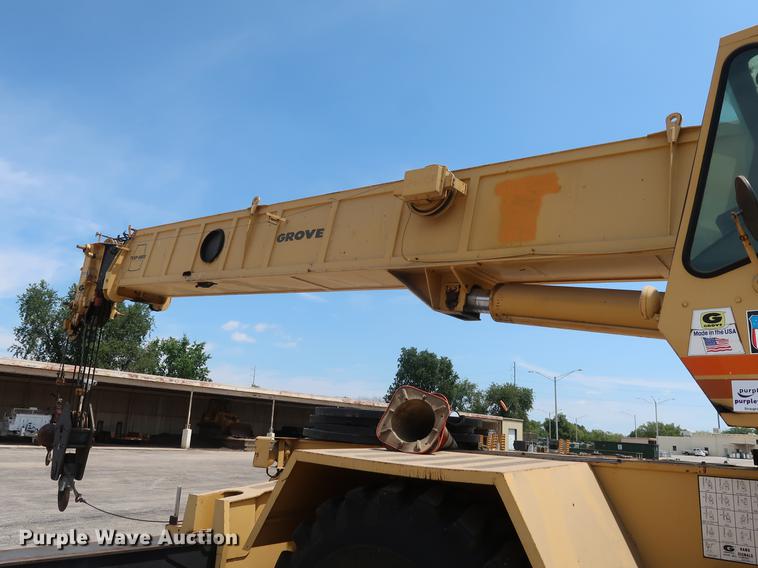 image for item DF2282 1989 Grove RT740B crane
