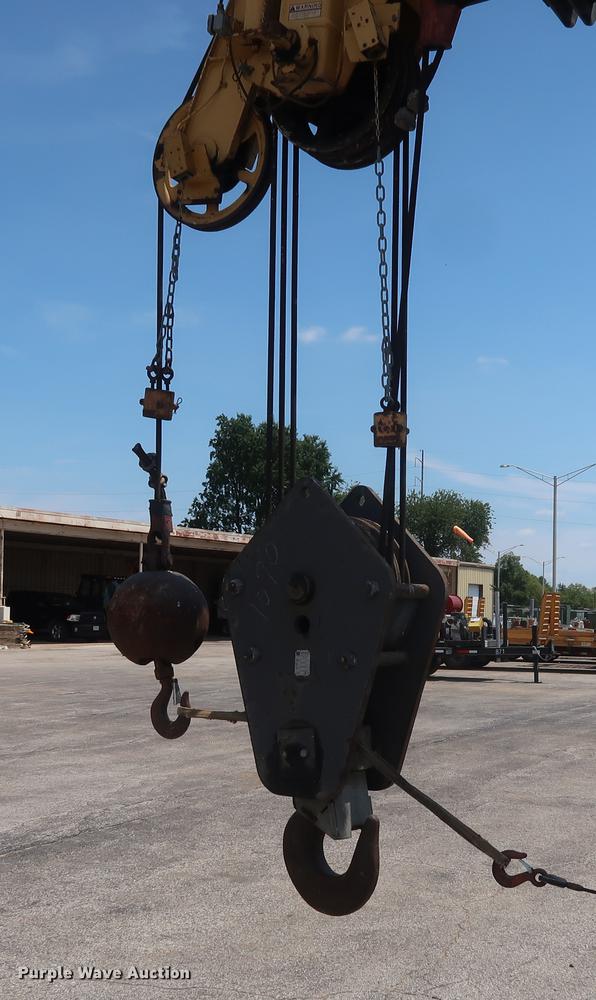 image for item DF2282 1989 Grove RT740B crane