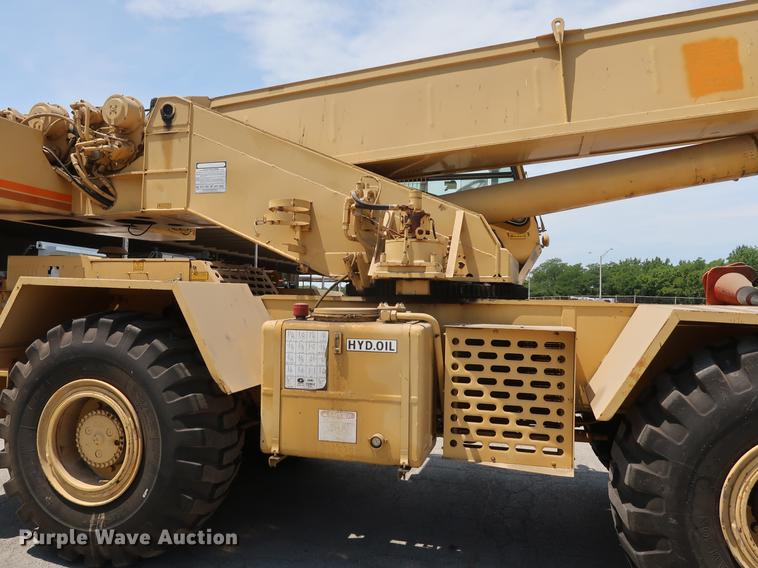 image for item DF2282 1989 Grove RT740B crane