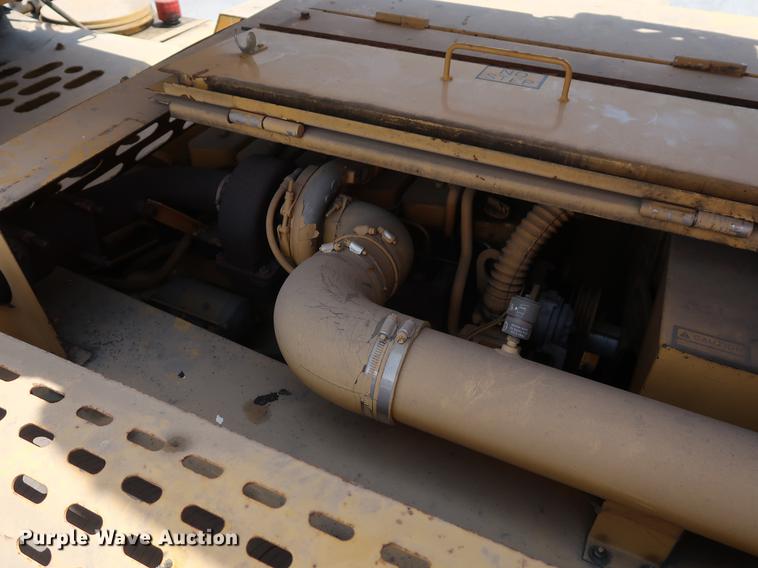 image for item DF2282 1989 Grove RT740B crane