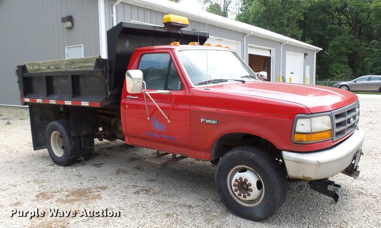 image for item DF3274 1996 Ford F450 Super Duty dump truck