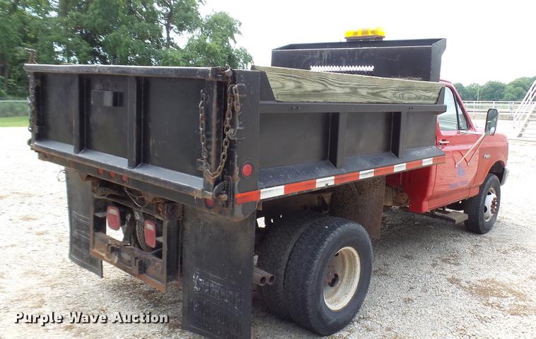 image for item DF3274 1996 Ford F450 Super Duty dump truck