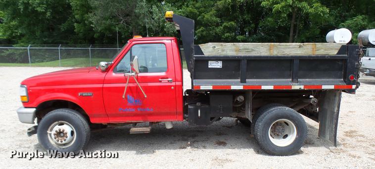 image for item DF3274 1996 Ford F450 Super Duty dump truck