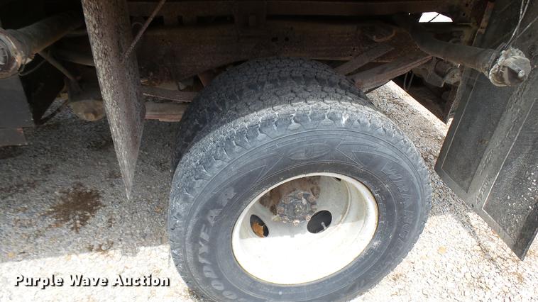 image for item DF3274 1996 Ford F450 Super Duty dump truck