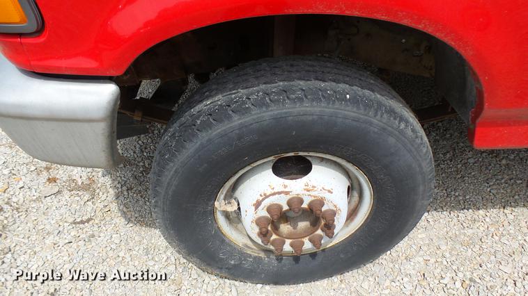 image for item DF3274 1996 Ford F450 Super Duty dump truck
