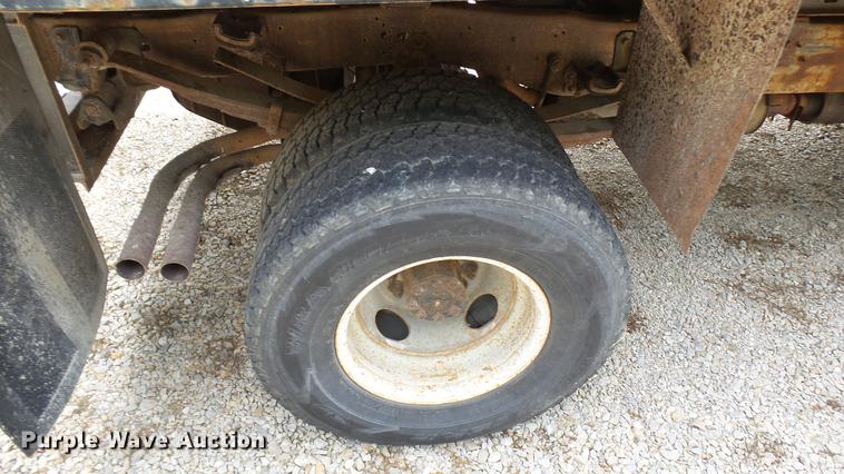 image for item DF3274 1996 Ford F450 Super Duty dump truck