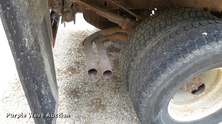 image for item DF3274 1996 Ford F450 Super Duty dump truck