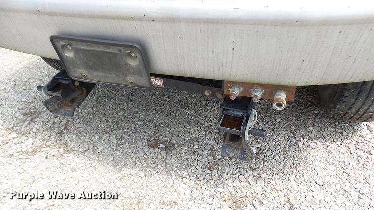 image for item DF3274 1996 Ford F450 Super Duty dump truck