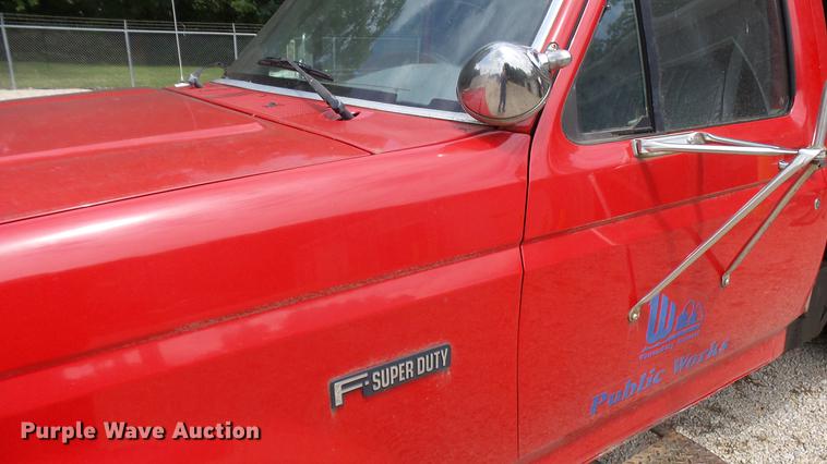 image for item DF3274 1996 Ford F450 Super Duty dump truck