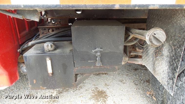 image for item DF3274 1996 Ford F450 Super Duty dump truck