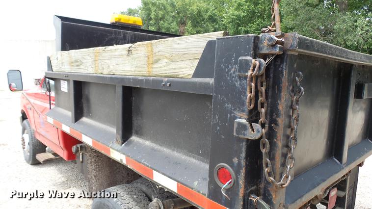 image for item DF3274 1996 Ford F450 Super Duty dump truck