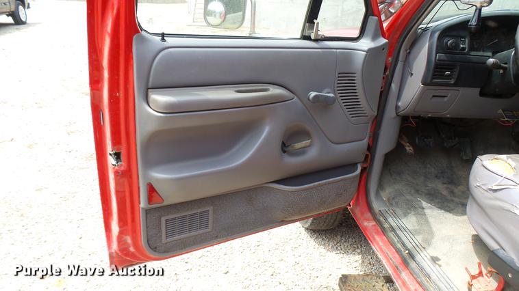 image for item DF3274 1996 Ford F450 Super Duty dump truck