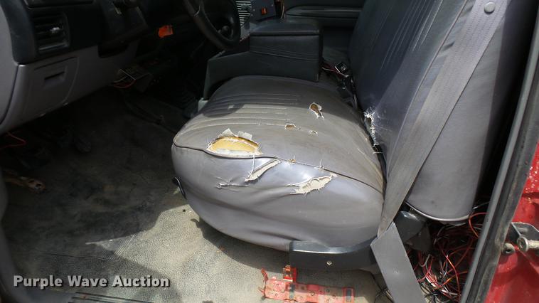 image for item DF3274 1996 Ford F450 Super Duty dump truck