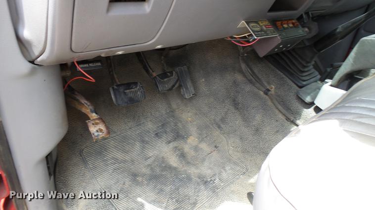 image for item DF3274 1996 Ford F450 Super Duty dump truck