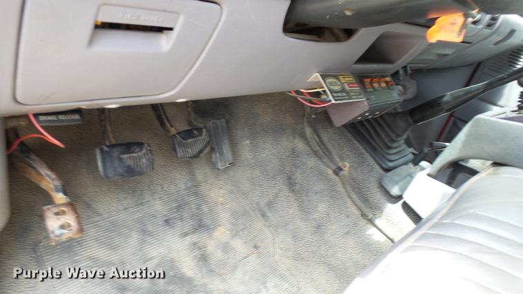 image for item DF3274 1996 Ford F450 Super Duty dump truck