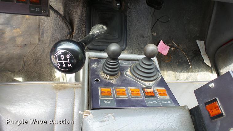 image for item DF3274 1996 Ford F450 Super Duty dump truck