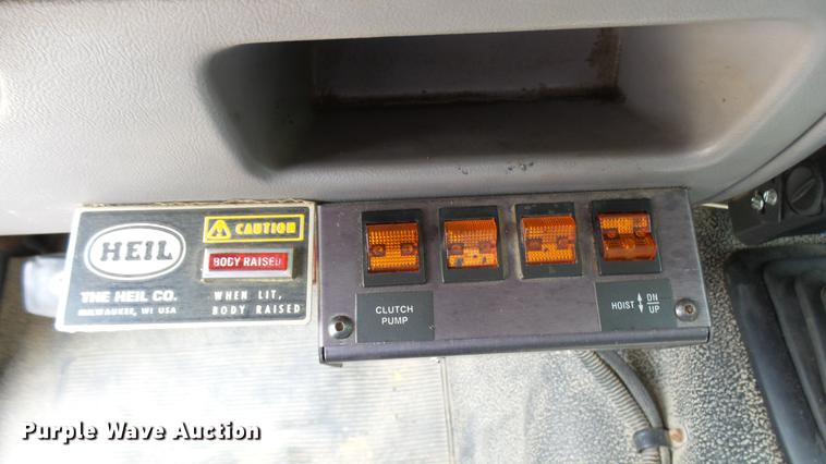 image for item DF3274 1996 Ford F450 Super Duty dump truck