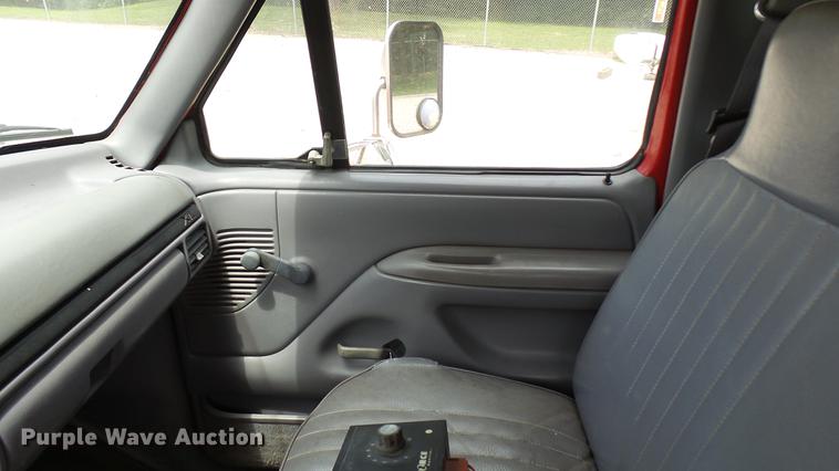 image for item DF3274 1996 Ford F450 Super Duty dump truck