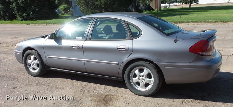 image for item DV9475 2007 Ford Taurus