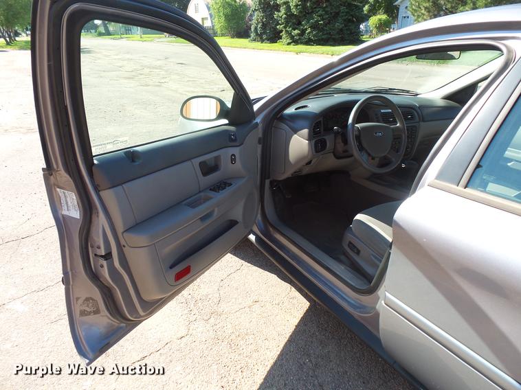 image for item DV9475 2007 Ford Taurus