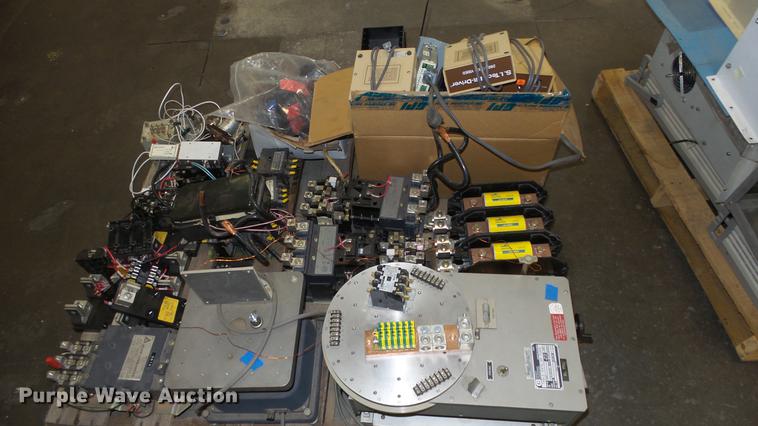 image for item EF9172 Aviation testing electronics and tools