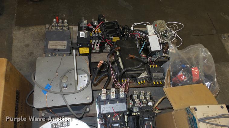 image for item EF9172 Aviation testing electronics and tools