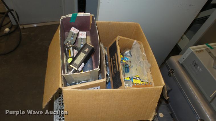 image for item EF9172 Aviation testing electronics and tools