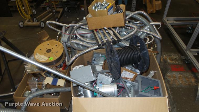 image for item EF9172 Aviation testing electronics and tools